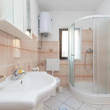 Vin Apartmán